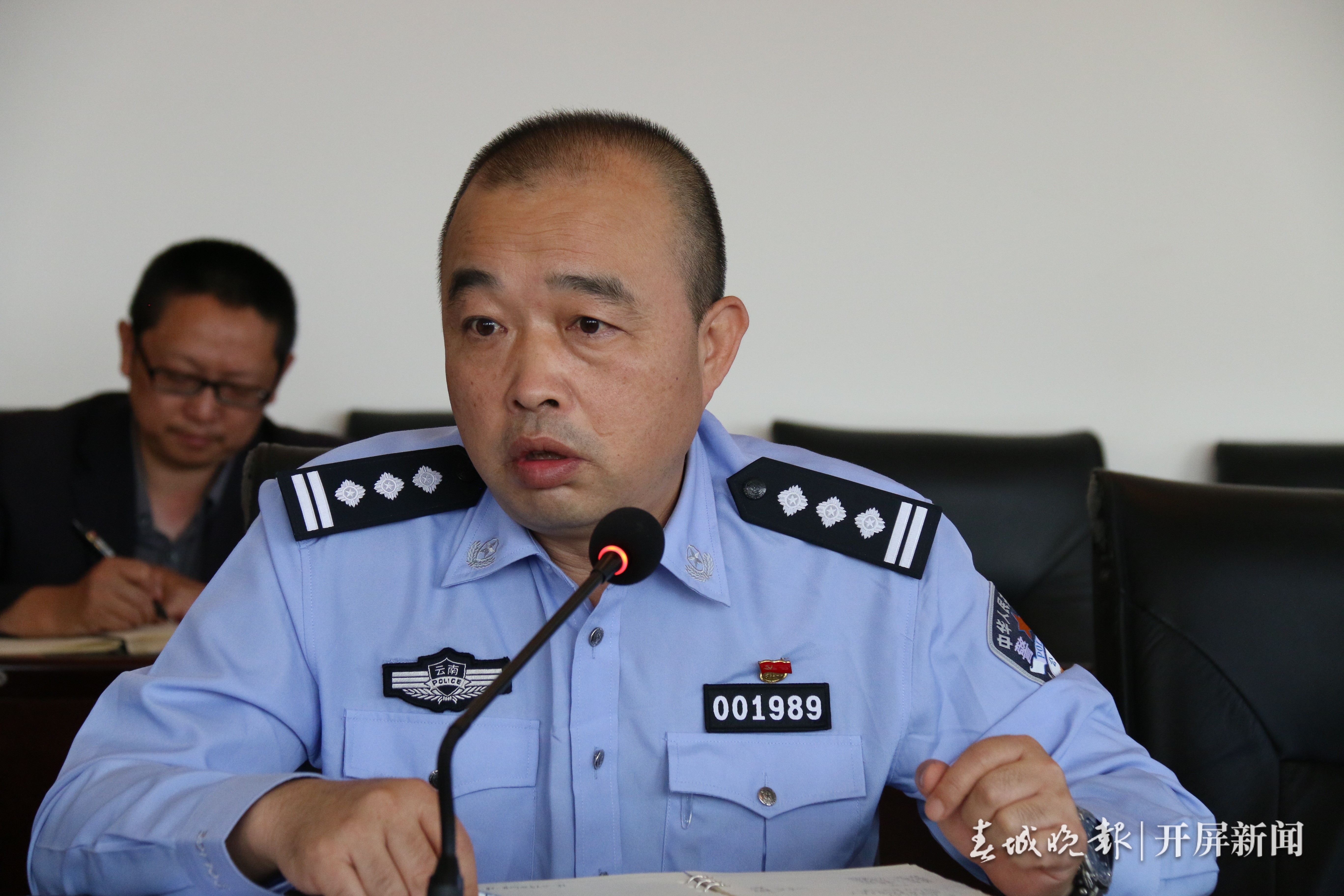 云大附中党委与昆明市交警一大队党总支党建共建签字仪式