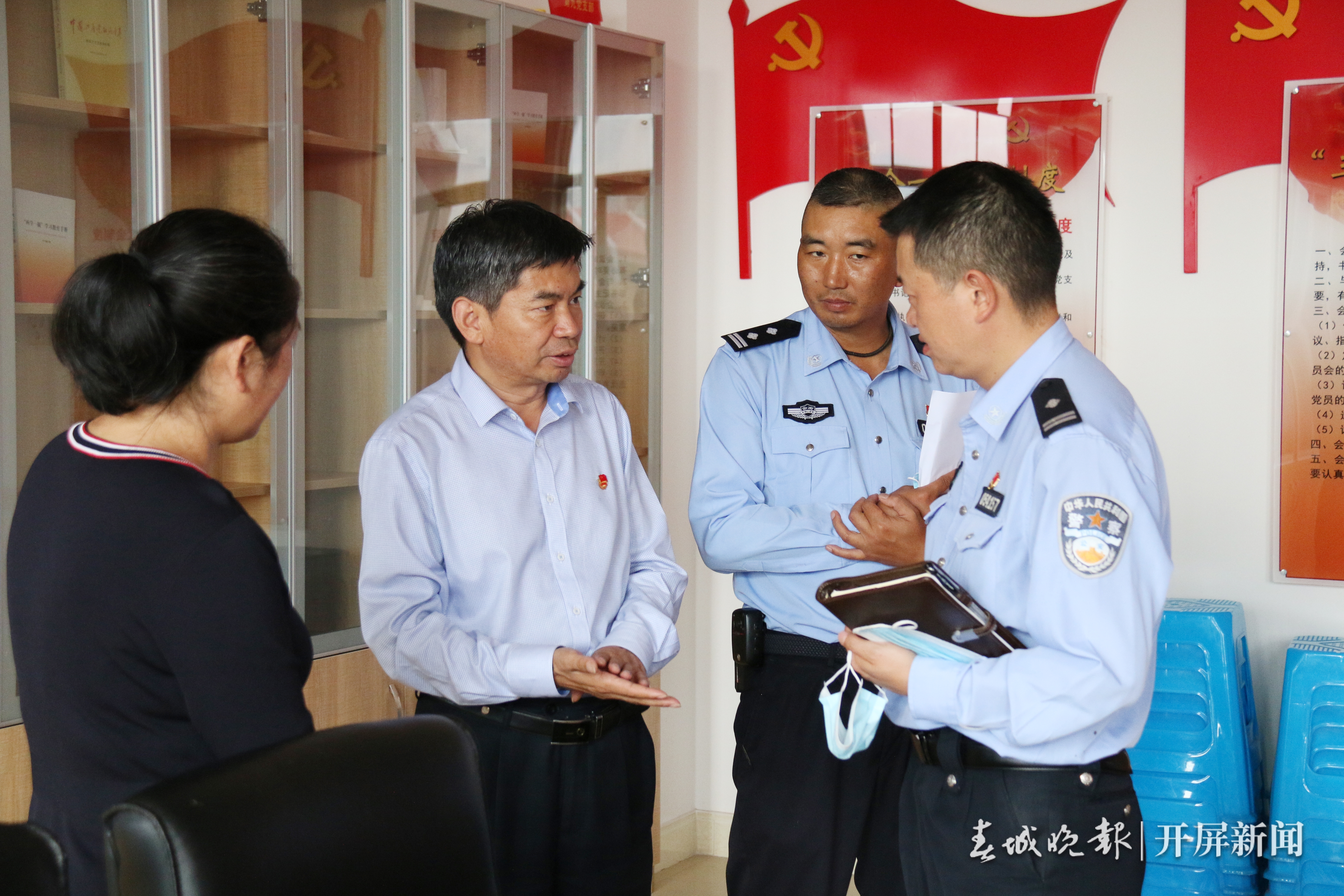 云大附中党委与昆明市交警一大队党总支党建共建签字仪式