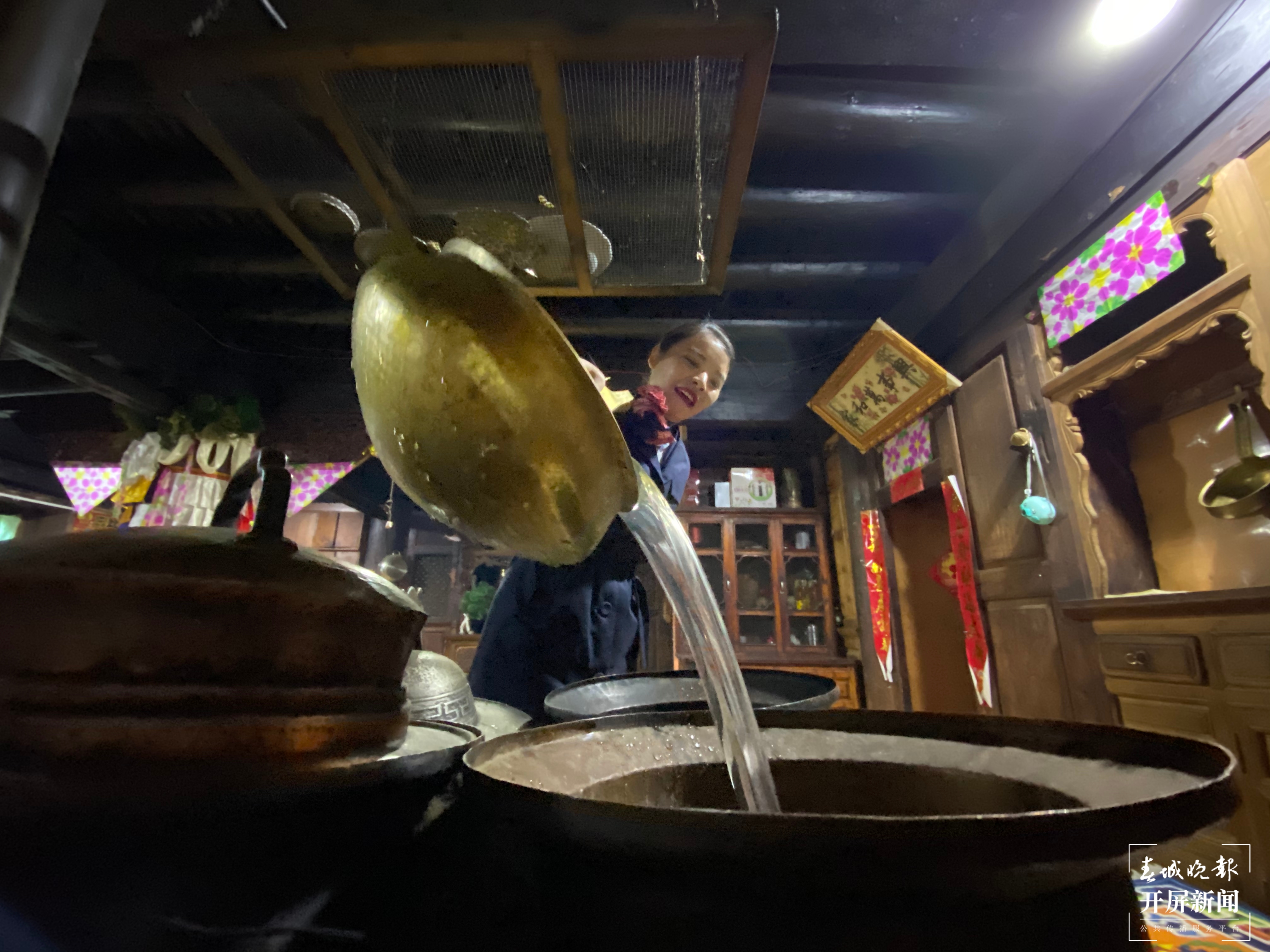 格茸卓玛 ：从月光之城飞向蓝天  （春城晚报-开屏新闻记者 木晓雯 周柯妤 王宇衡 摄影报道）2.jpg