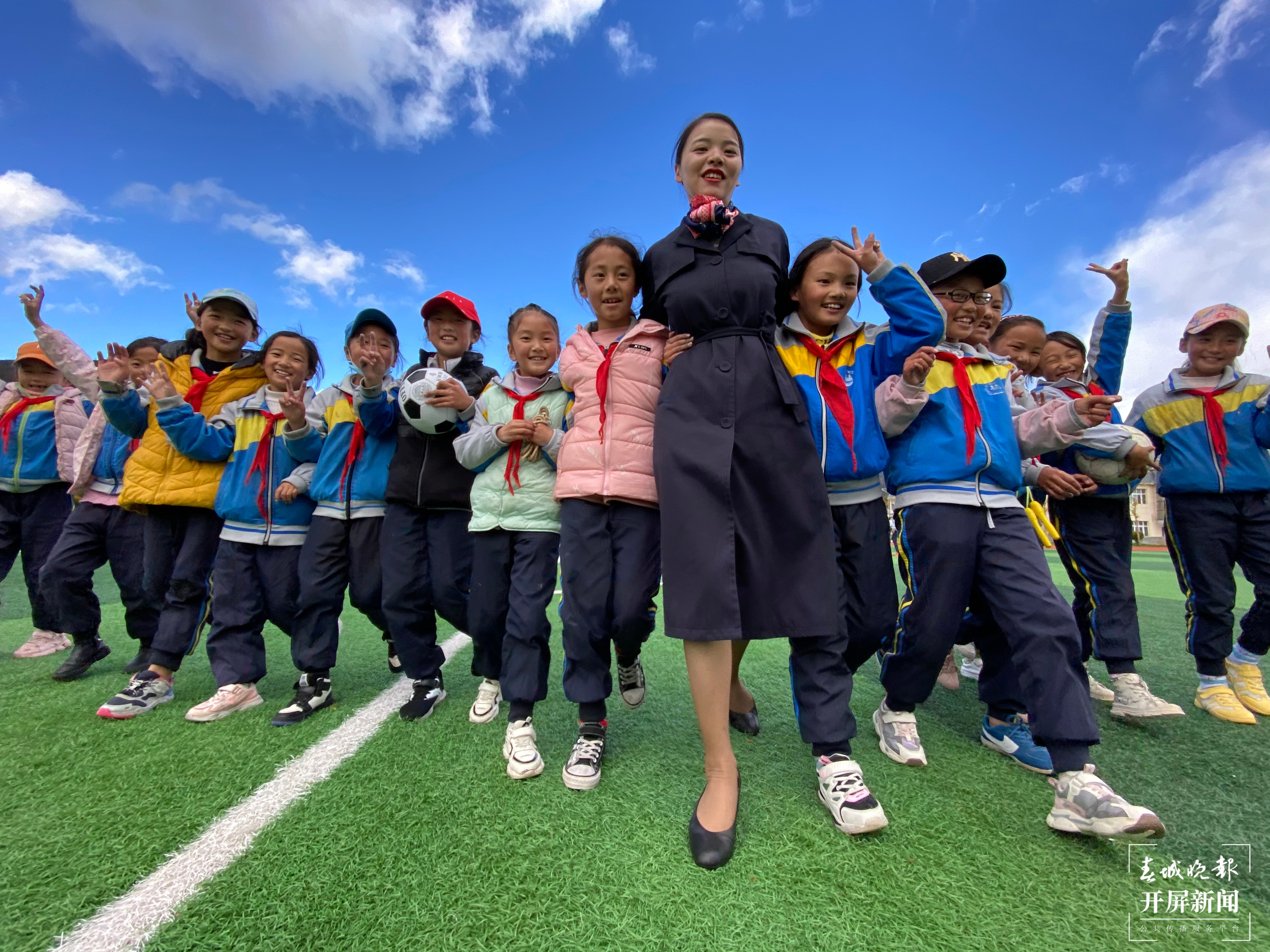 格茸卓玛 ：从月光之城飞向蓝天  （春城晚报-开屏新闻记者 木晓雯 周柯妤 王宇衡 摄影报道）10.jpg