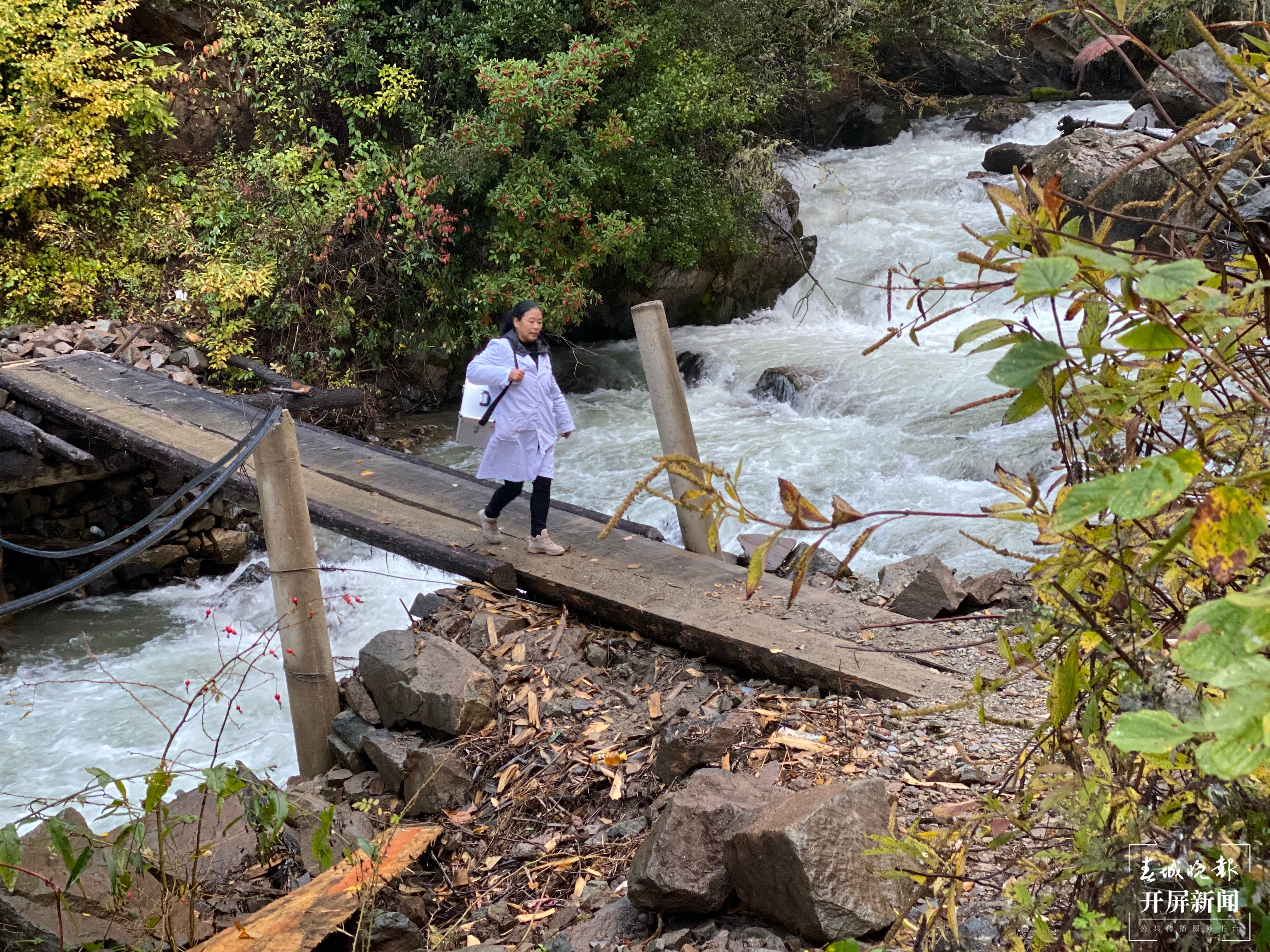 【2020迪庆故事】乡村医生余泽英(春城晚报-开屏新闻记者 木晓雯 周柯妤 王宇衡 摄影报道)13.jpg