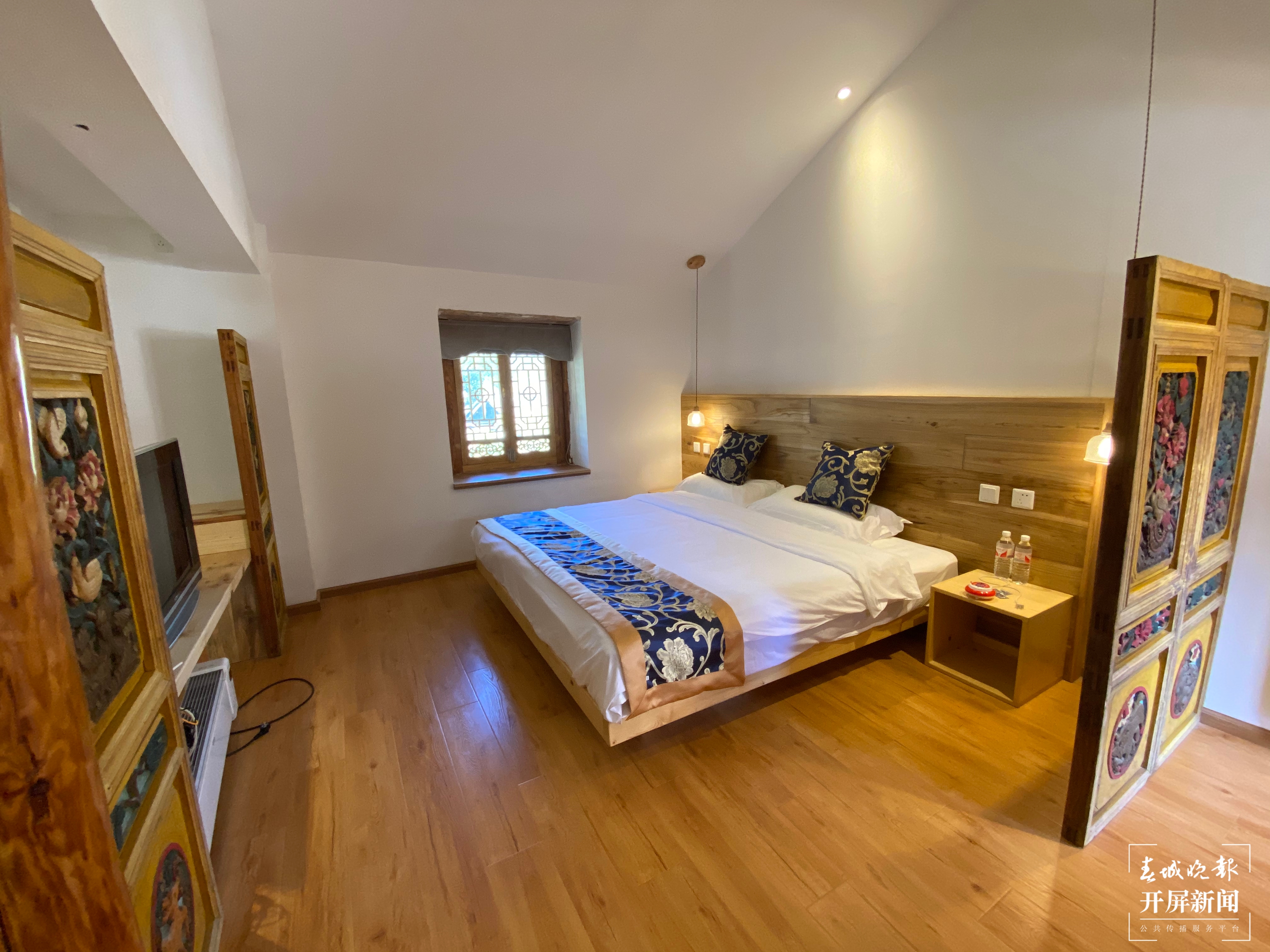 【2020迪庆故事】 乡村旅游成就小康生活（春城晚报-开屏新闻记者 木晓雯 周柯妤 王宇衡 摄影报道）和新海带领村民做起来的乡村旅游精品民宿5.jpg