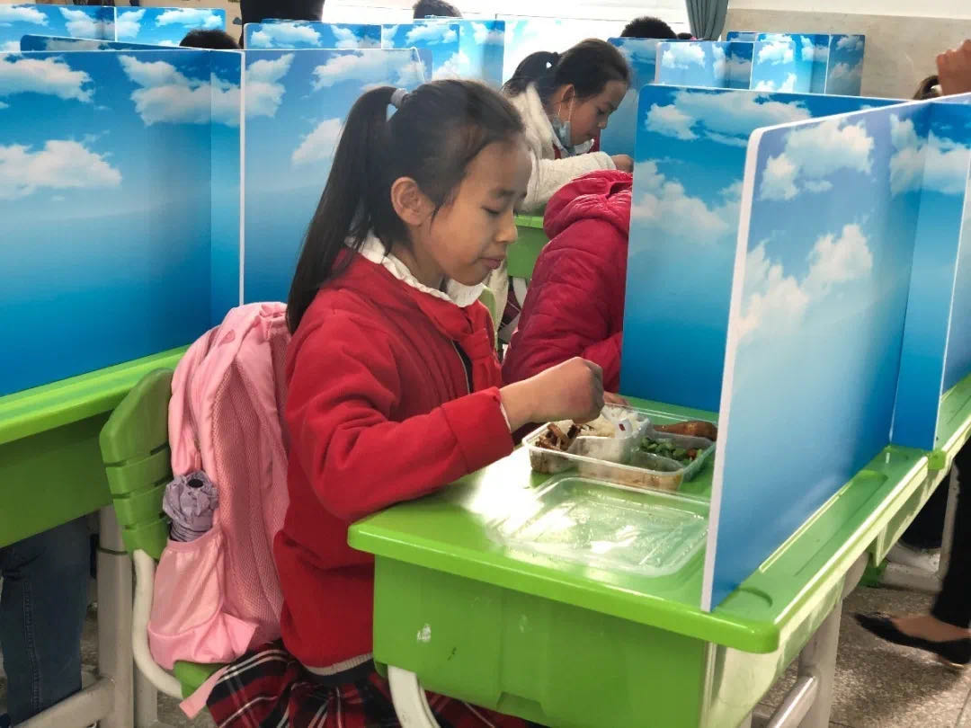 我的2020 | 云端课堂 师生的难忘记忆    （春城晚报-开屏新闻记者 李思家 图片由受访者提供）春城小学教育集团金域校区春季学期开学第一天