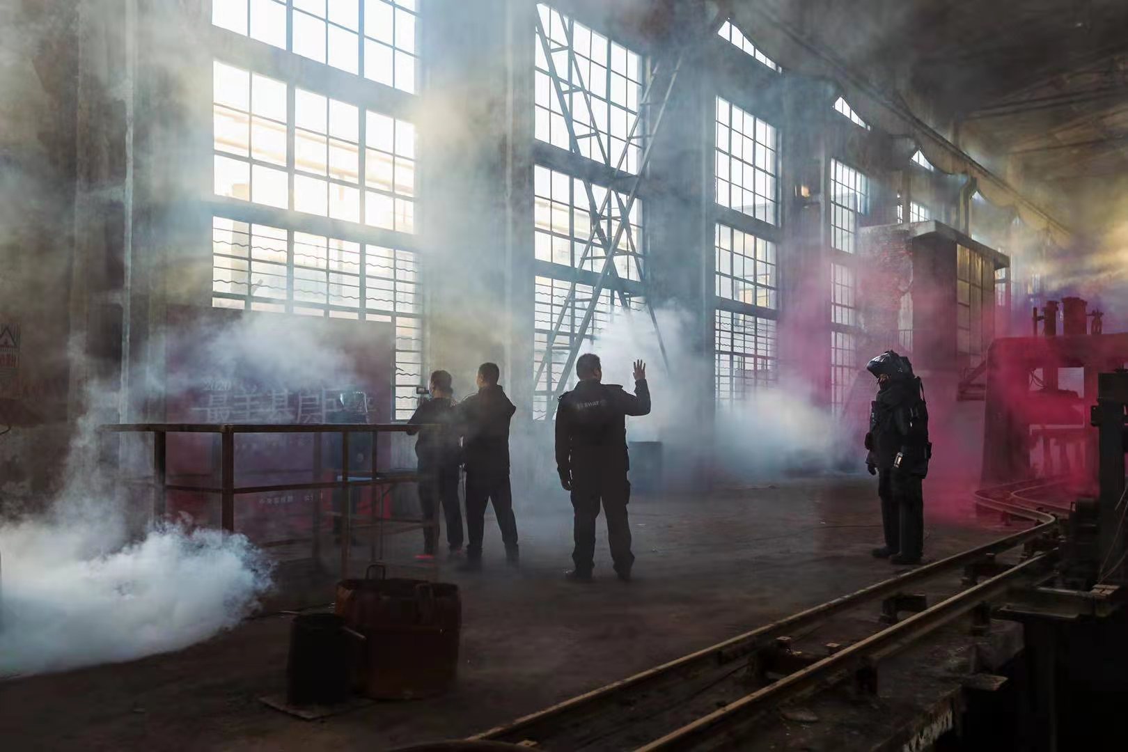 “拆弹专家”贺丽远 （春城晚报-开屏新闻 记者 马雯 昆明市公安局供图）