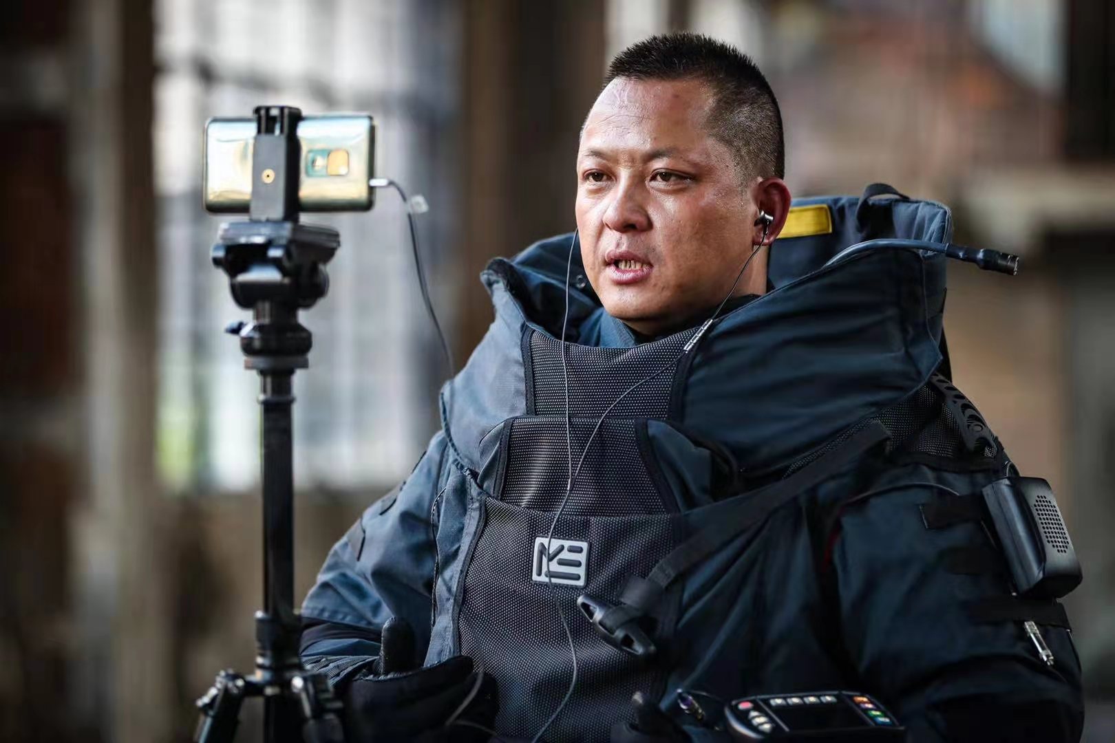 “拆弹专家”贺丽远 （春城晚报-开屏新闻 记者 马雯 昆明市公安局供图）