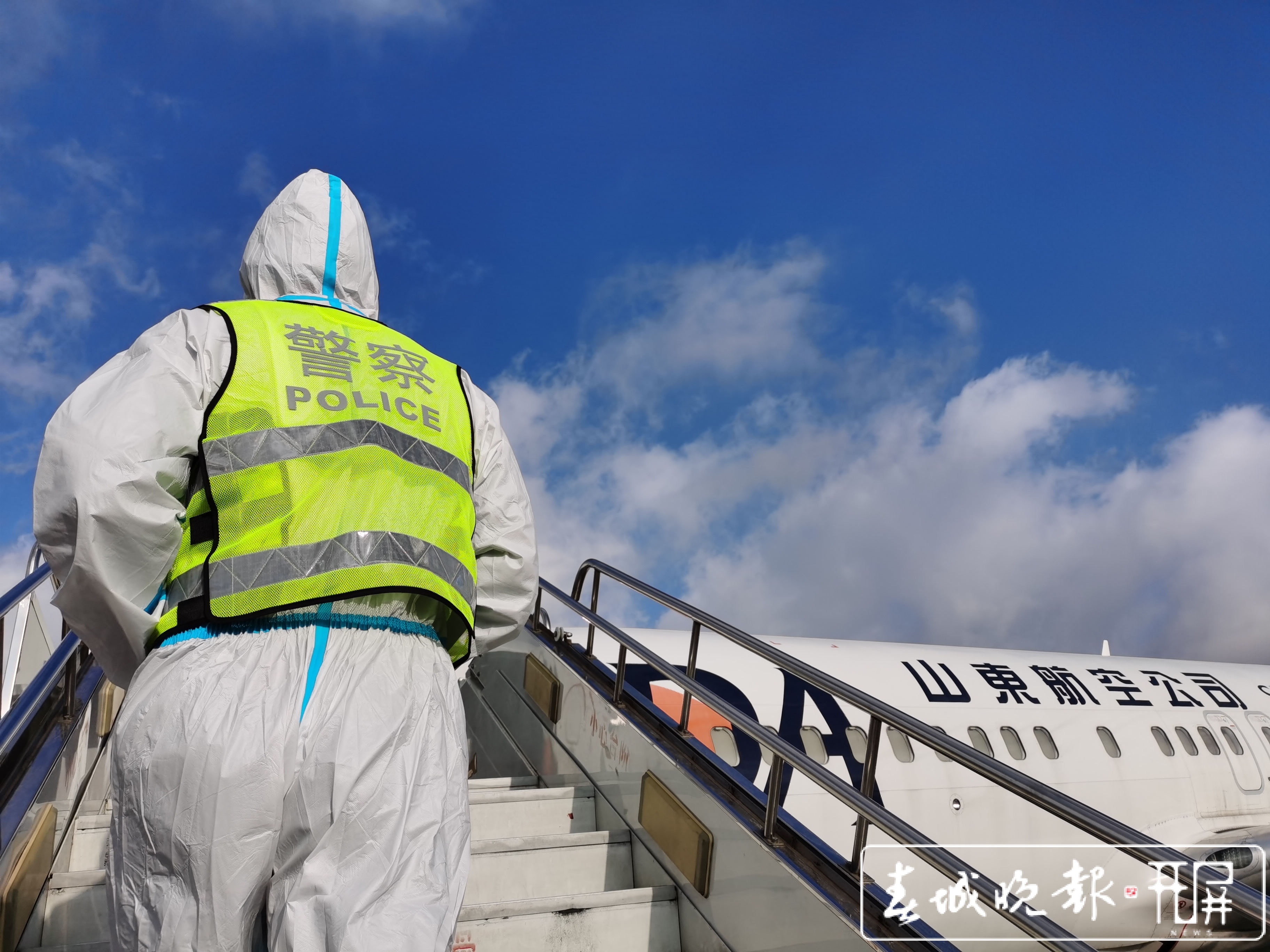 向负重前行的人致敬 ！昆明边检抗疫民警的十二时辰2.jpg