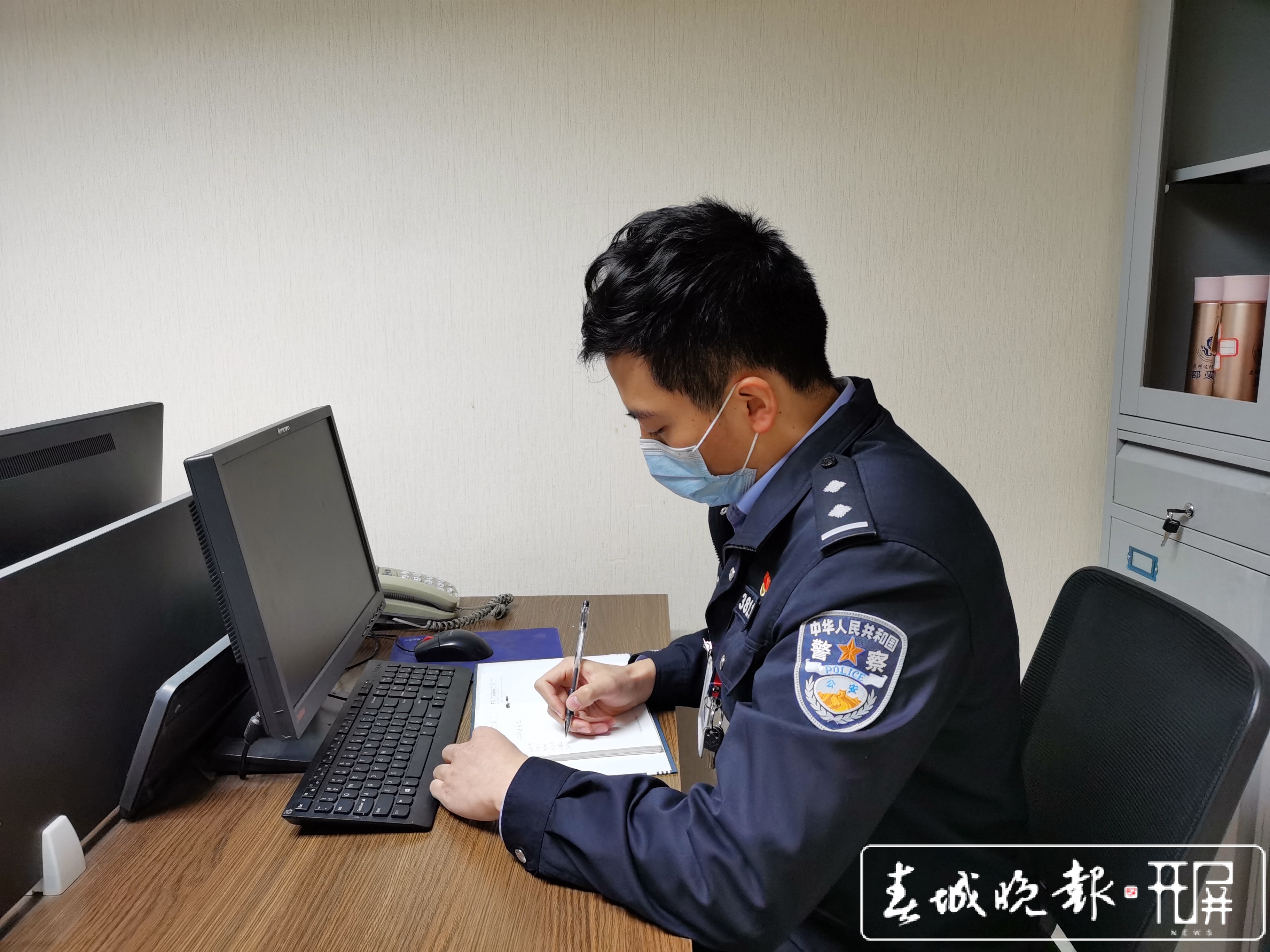 向负重前行的人致敬 ！昆明边检抗疫民警的十二时辰4.jpg