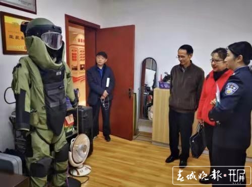 昆明市庆祝首个“中国人民警察节”！他们光荣从警无悔一生！记者马雯