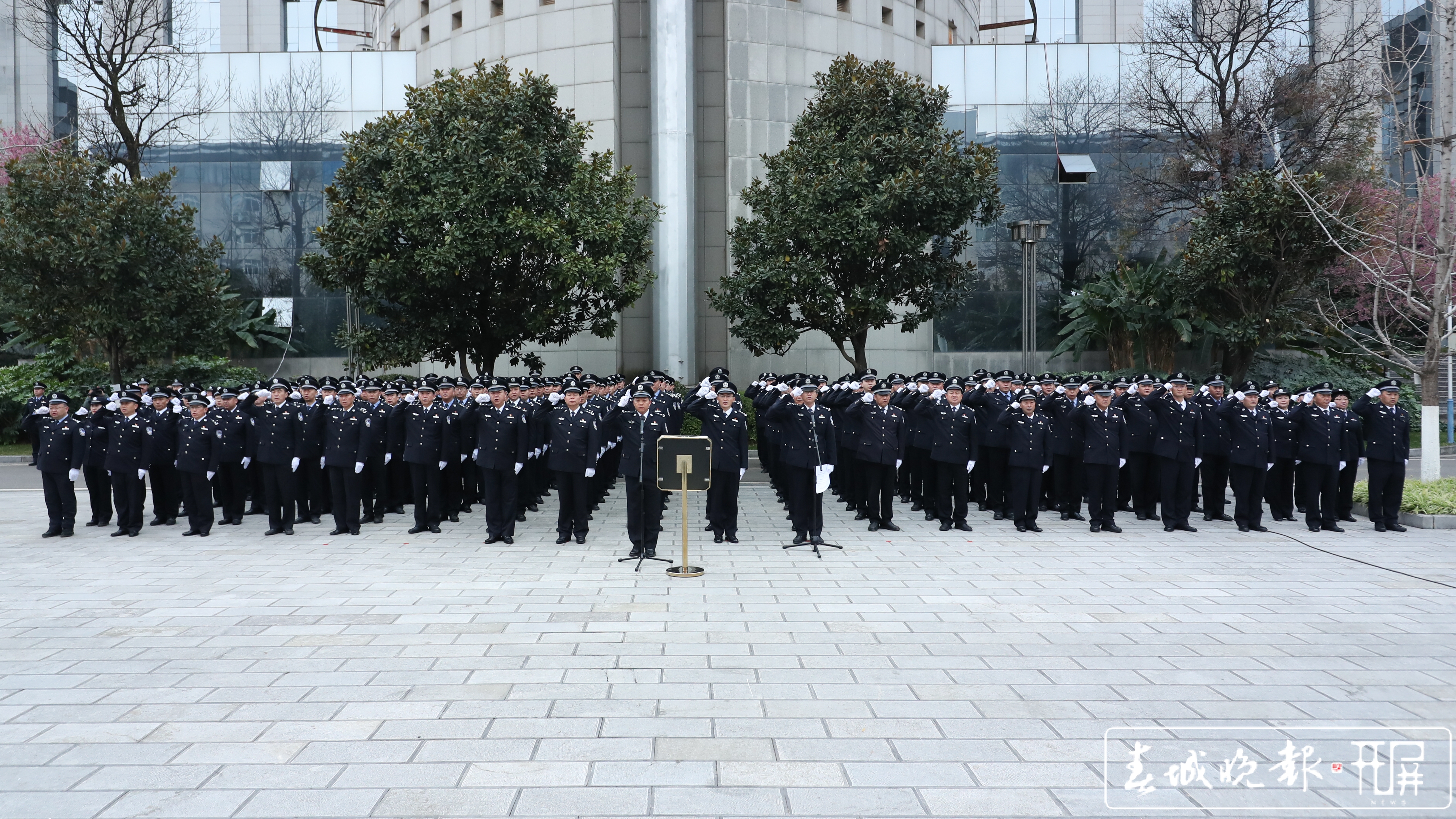 云南省公安厅举行升警旗仪式（供图）