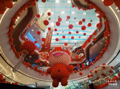 昆明商场（春城晚报-开屏新闻记者 孙江荭 刘文波 摄）