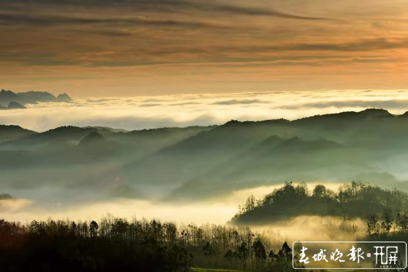云南罗平踏山看云，这里壮美云海宛若人间仙境（记者：蒋琼波 通讯员：毛虹 摄影报道）