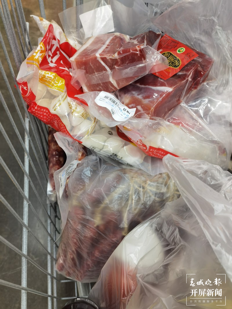 就地过年 | 旅居昆明外乡人的家乡味 刘文波 摄