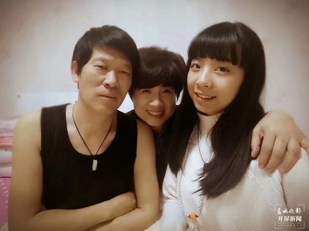 留在昆明过年的4位年轻人（受访者供图）