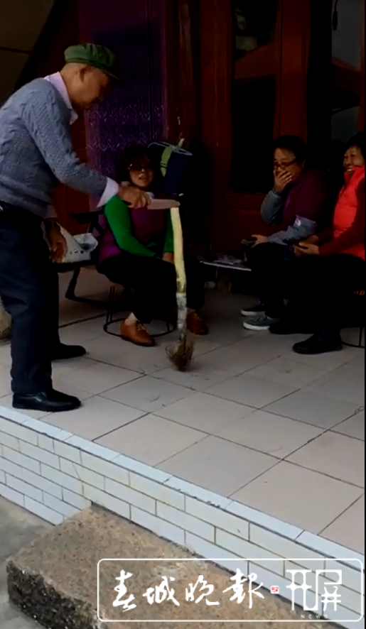 施甸：过年了 一起“刳”甘蔗克 (2).png