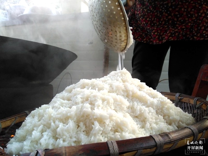 云南年俗 | 保山龙陵：听到老碓响，闻见粑粑香 