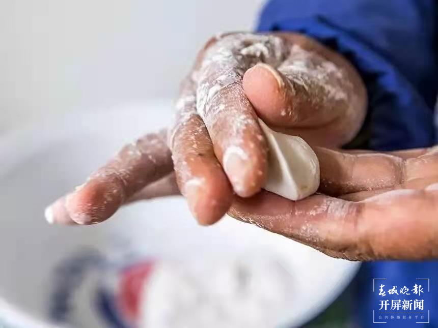 镇雄三角汤圆（通讯员 申时恒 摄）