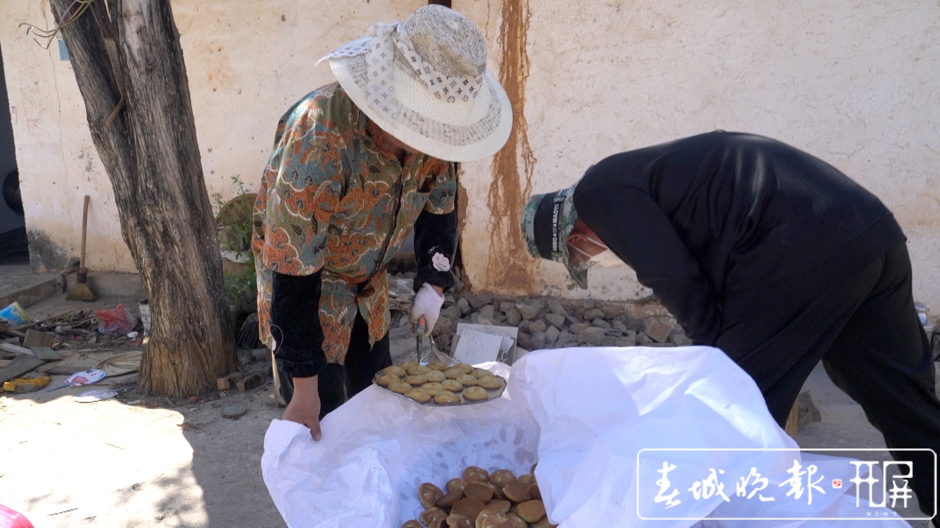 印尼小饼干:用纯手工坚守“年味”