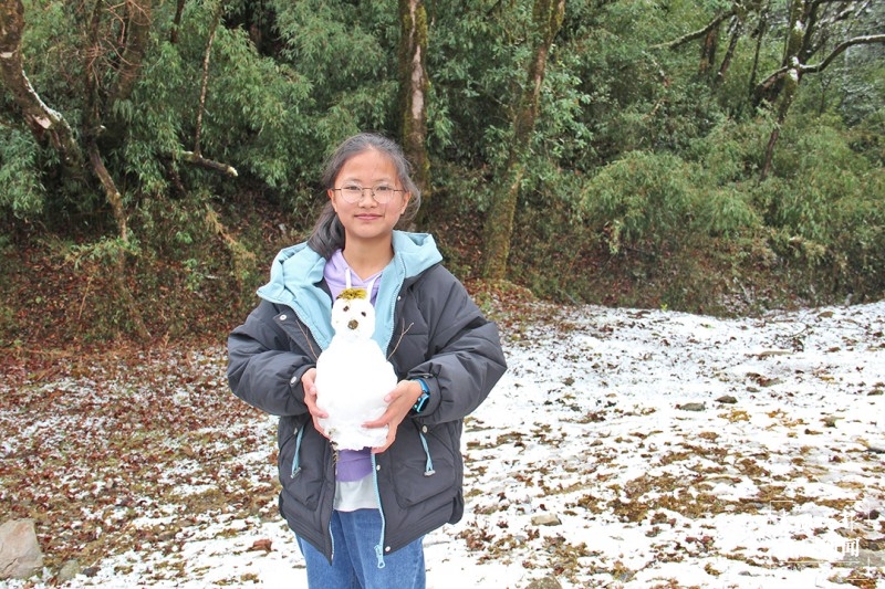 保山昌宁：佳节前天堂山喜迎飘雪 通讯员 高雪燕 李海燕 李杨 摄