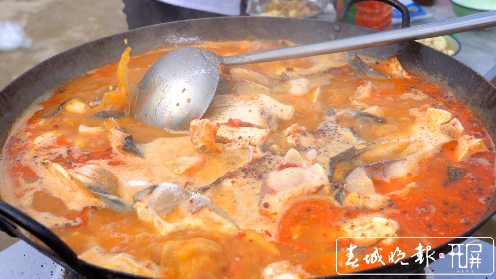 就地过年也温暖！独特年饭送进宾川宾南高速工地