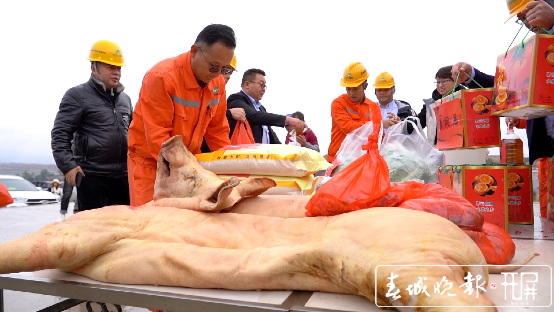 就地过年也温暖！独特年饭送进宾川宾南高速工地