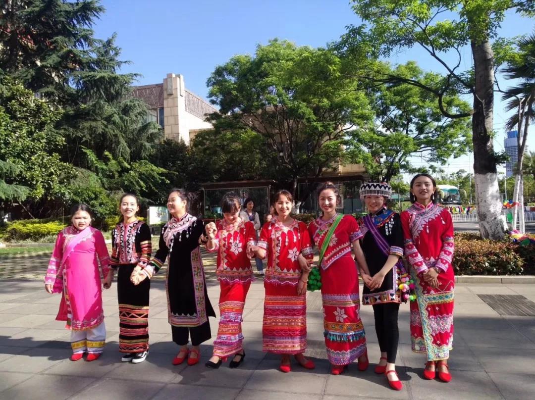 三跺脚歌曲《党的恩情不能忘》