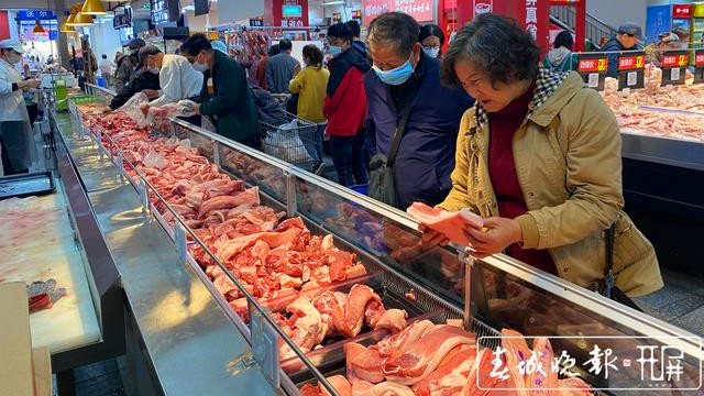 昆明市场猪肉_副本.jpg