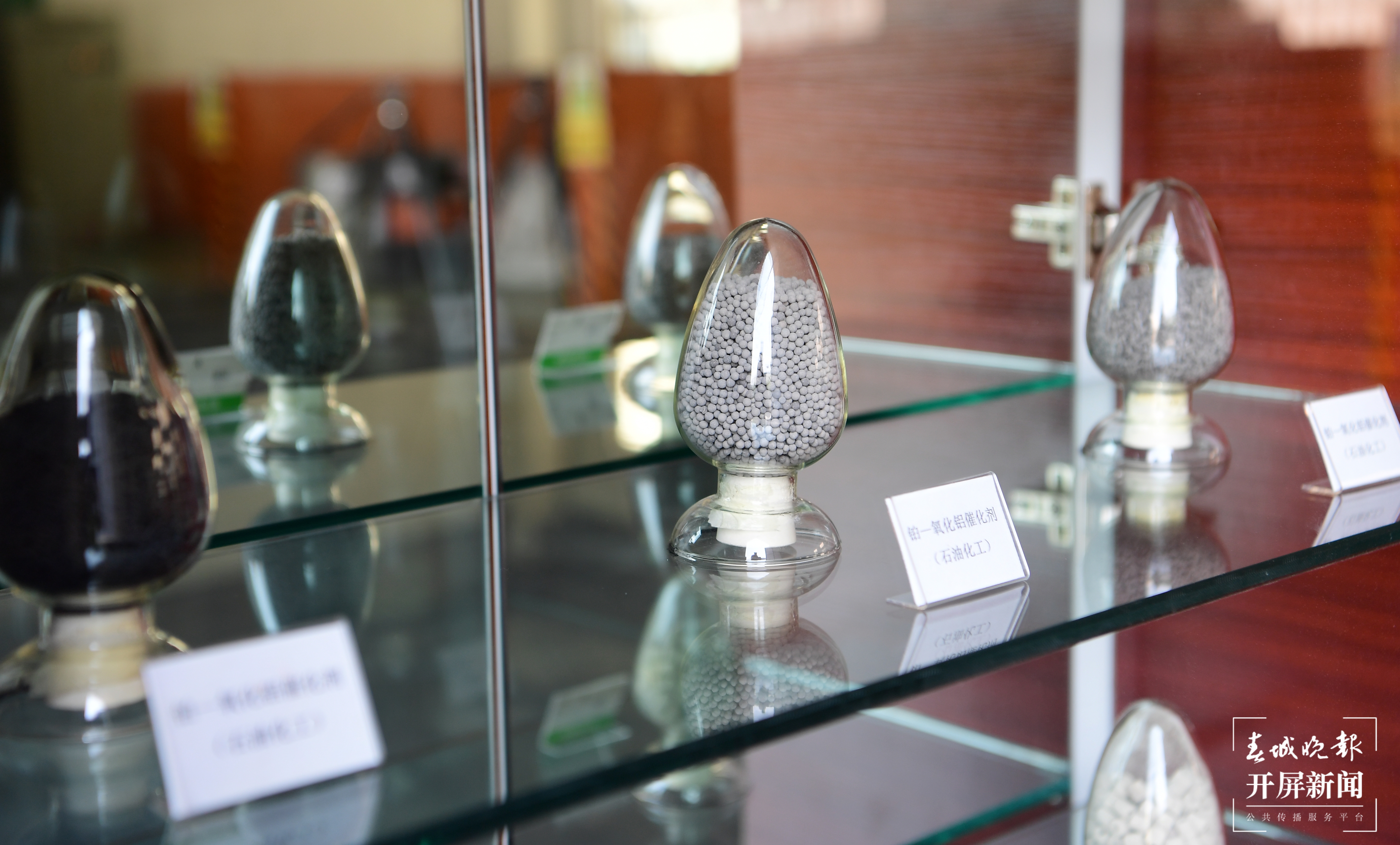 贵研资源(易门)有限公司产品展示。曾永洪 摄.JPG