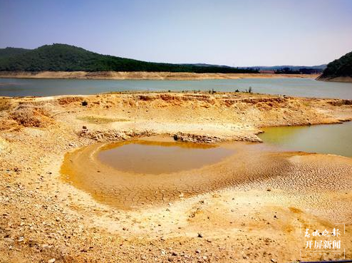 陆良旱情（春城晚报-开屏新闻记者 蒋琼波 摄）