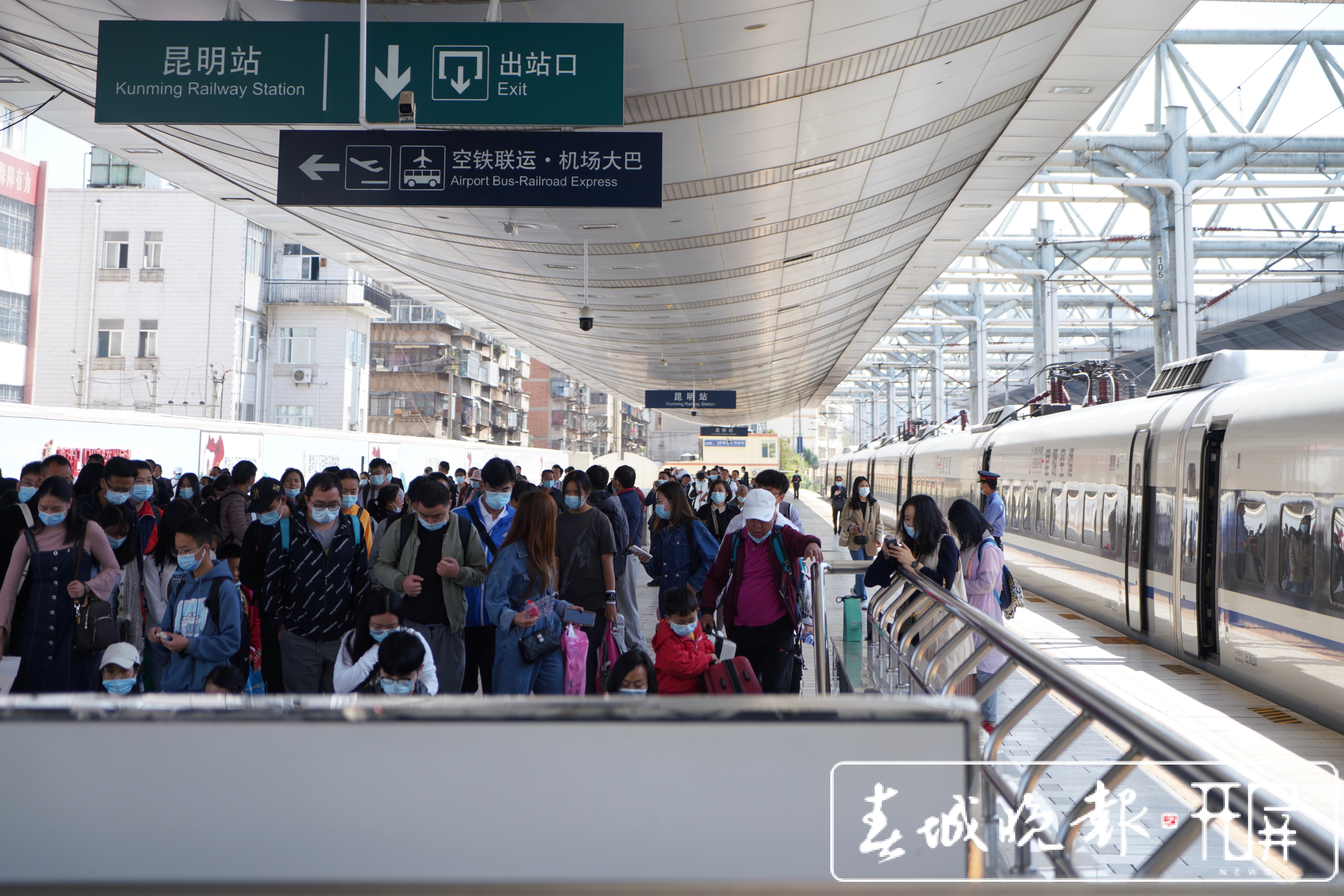 清明假期首日云南铁路发送旅客27.3万人 ，创今年来最高纪录（中国铁路昆明局集团 供图）