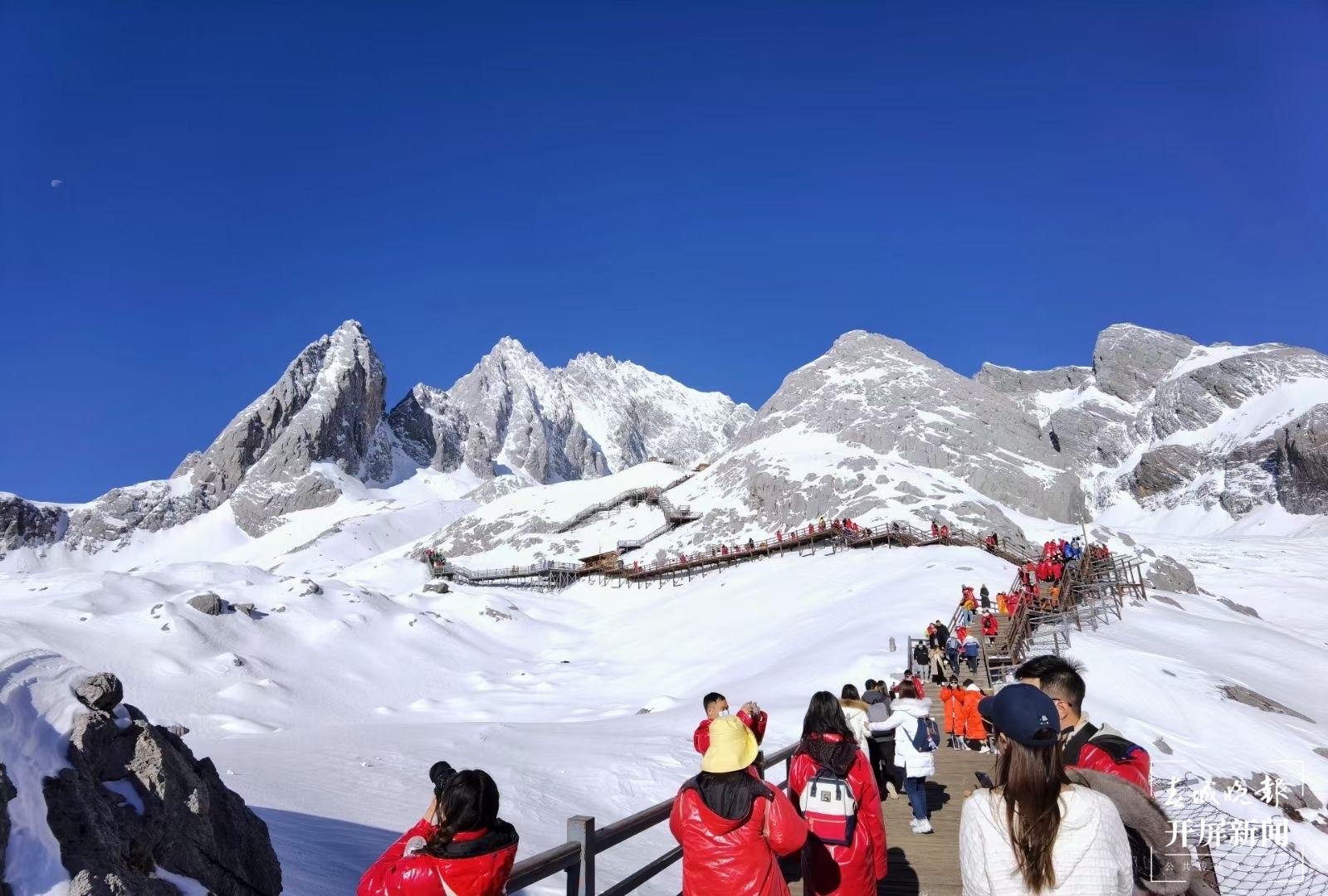清明小长假共接待游客3.85万人次 玉龙雪山景区旅游复苏强劲
