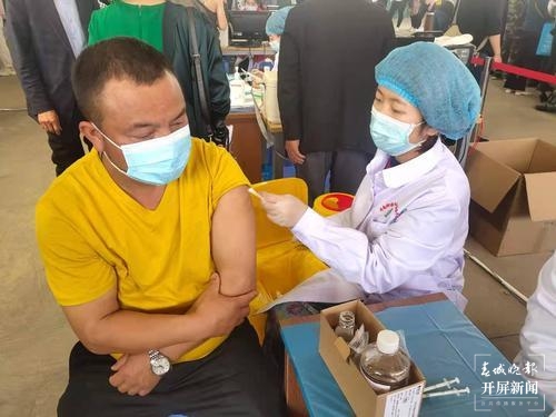 呈贡4所高校近6万师生已接种新冠疫苗（呈贡融媒体中兴供图）