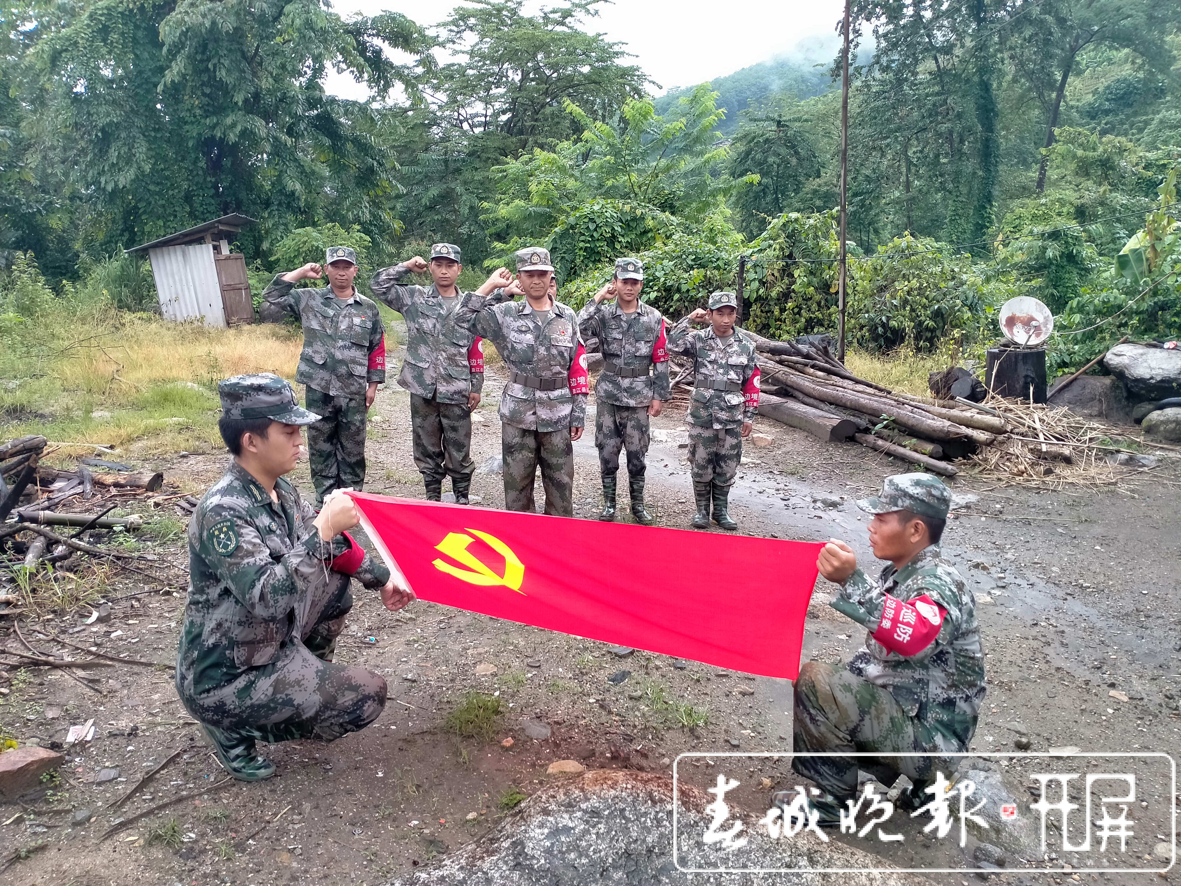 退役不退志，两位年过半百退伍军人的守边路！（记者 马楠 通讯员 思治生 晏金成 摄影报道）