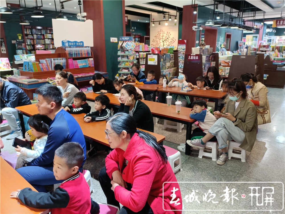 新华书店：老牌书店的新阅读空间