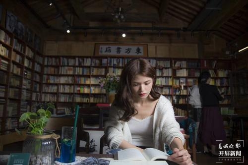 昆明东方书店(春城晚报-开屏新闻记者 闵楠 摄)