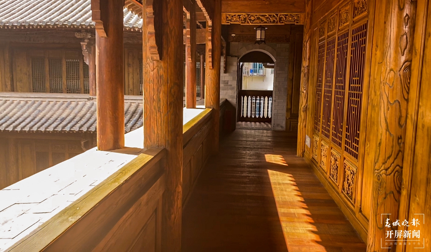 和院内的走廊-刘畅 摄.jpg