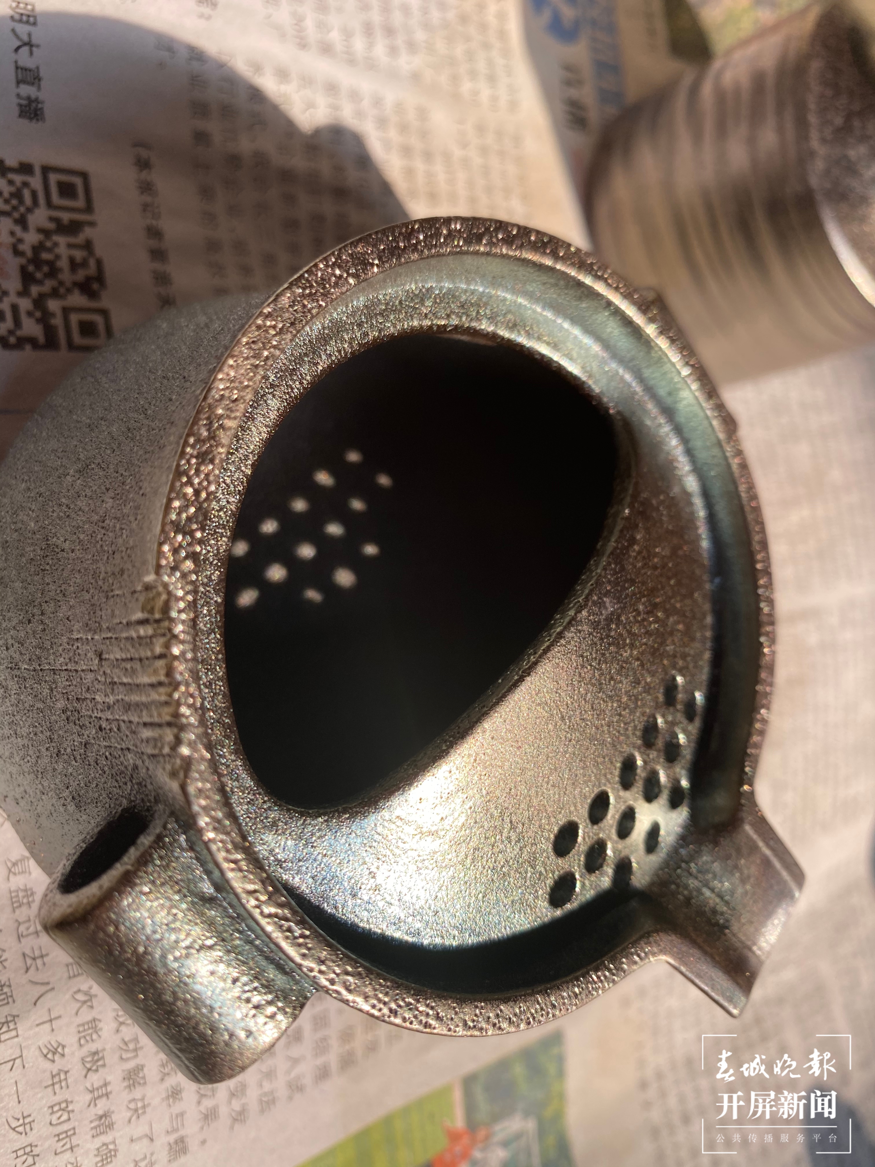 刚出窑的陶壶-刘畅 摄.jpg