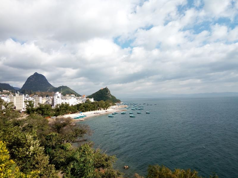 【五一开屏带你游】抚仙湖畔看大马戏、过立夏节、逛星光夜市 资料图