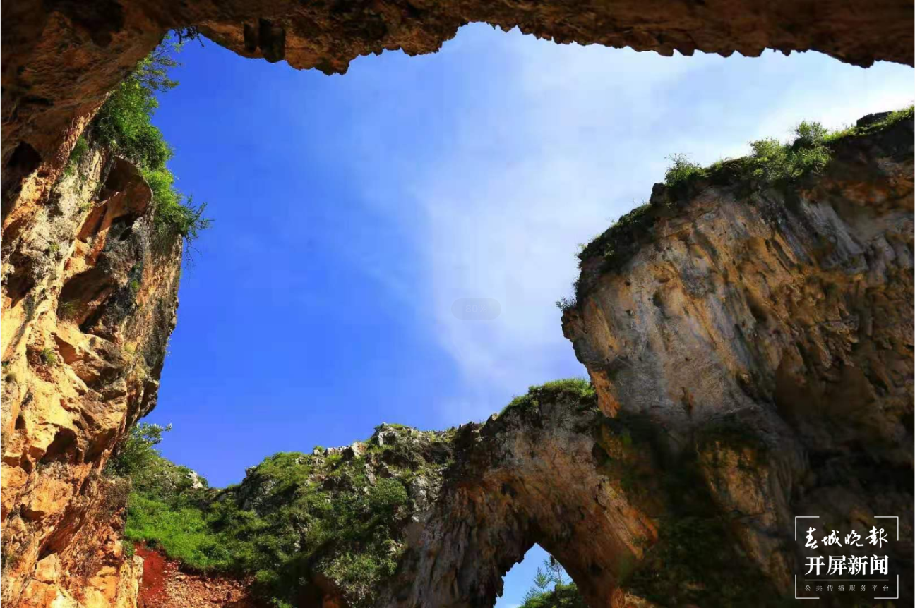 【五一开屏带你游】富源多乐原,月季“千娇百媚”等你来看 春城晚报-开屏新闻记者 蒋琼波 通讯员 山鑫 摄影报道