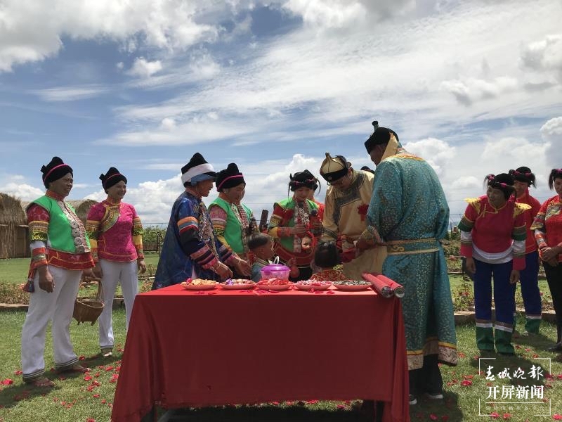 【五一开屏带你游】通海兴蒙乡建举办甜瓜节，“吃瓜群众”千万不要错过（记者 李春丽 通讯员 姚锋（资料图片））