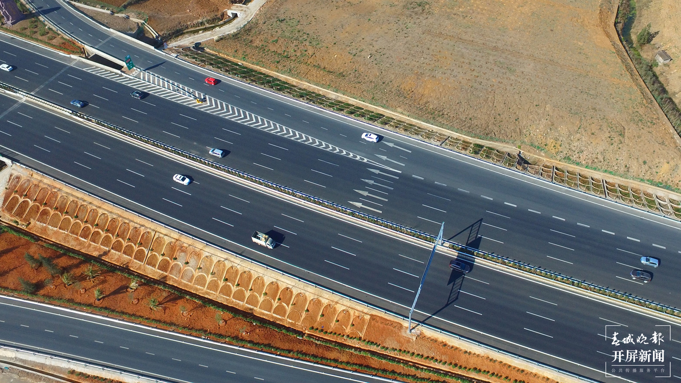 上卫生间刷新认知，环境优美像进公园……服务五一，云南交通部门这样做 春城晚报-开屏新闻记者 王磊 通讯员 武晟华 左滨洪 摄影报道