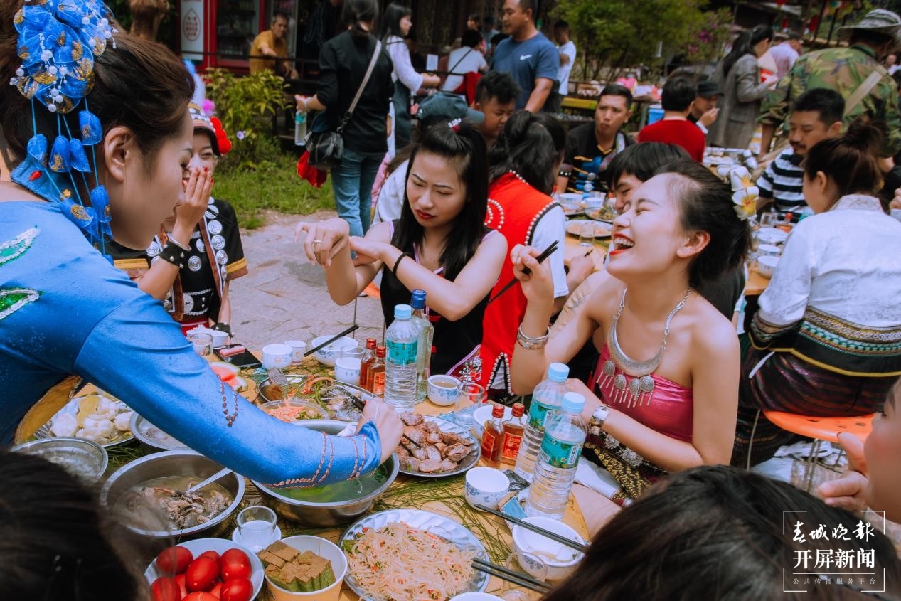 旅游收入3.42亿元！“五一”假期，普洱迎客57.11万人次 记者 杨质高 通讯员 戴铮 飞立萍 摄.jpg