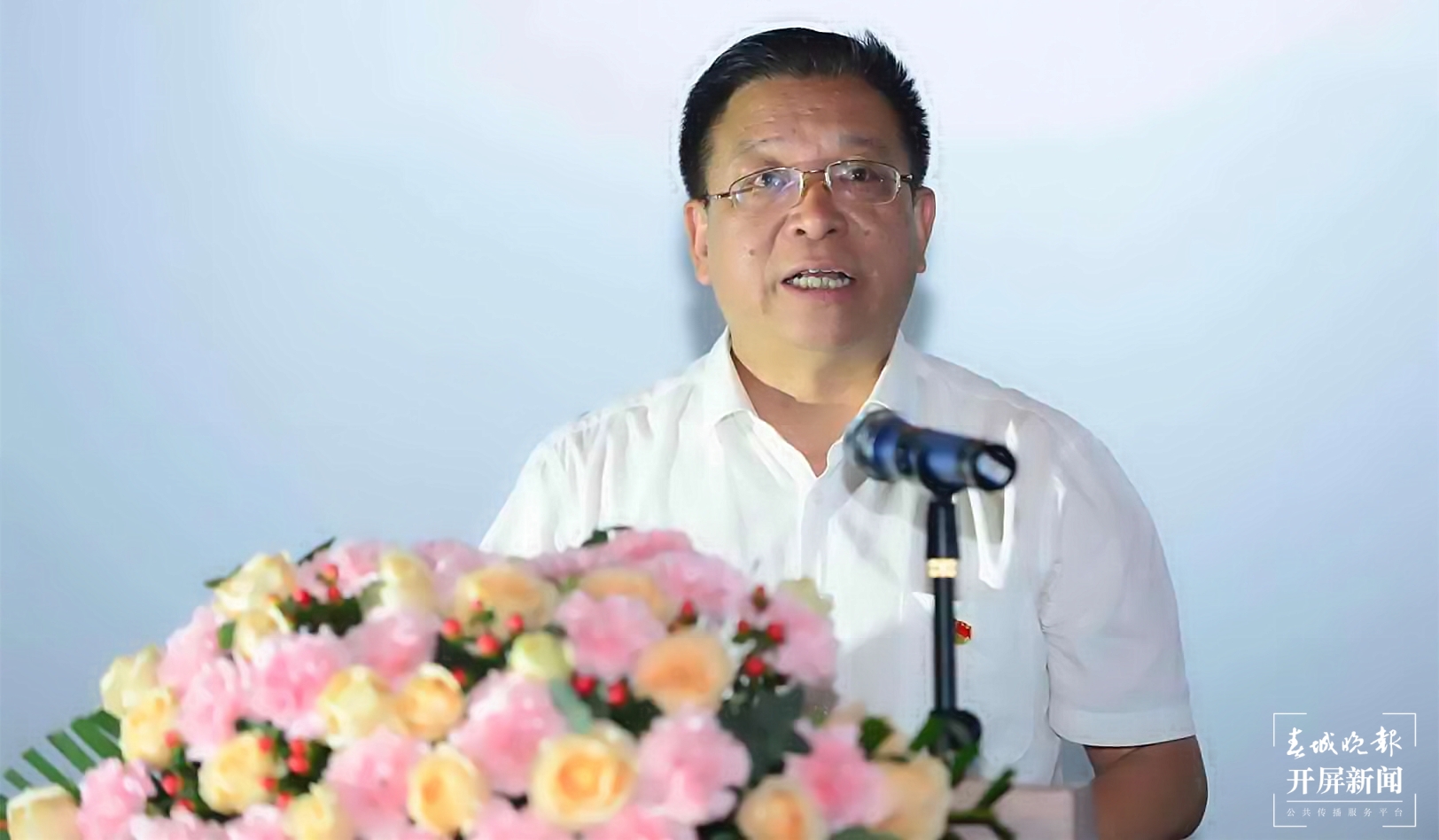 纪录片《九零后》首映礼在昆举行 何祖坤社长0.jpg