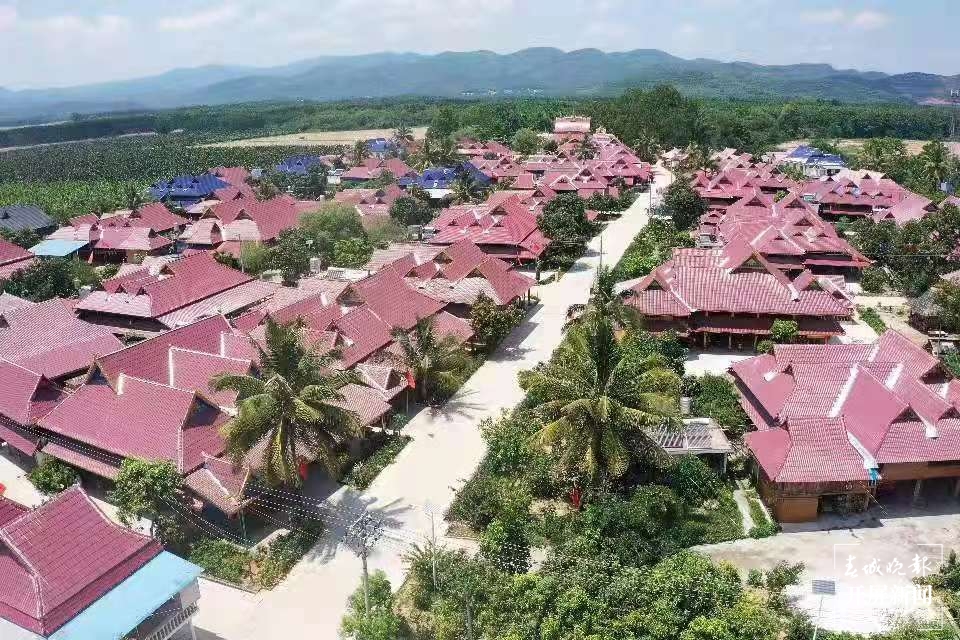 勐腊这个边境小康村美成一幅画3.jpg
