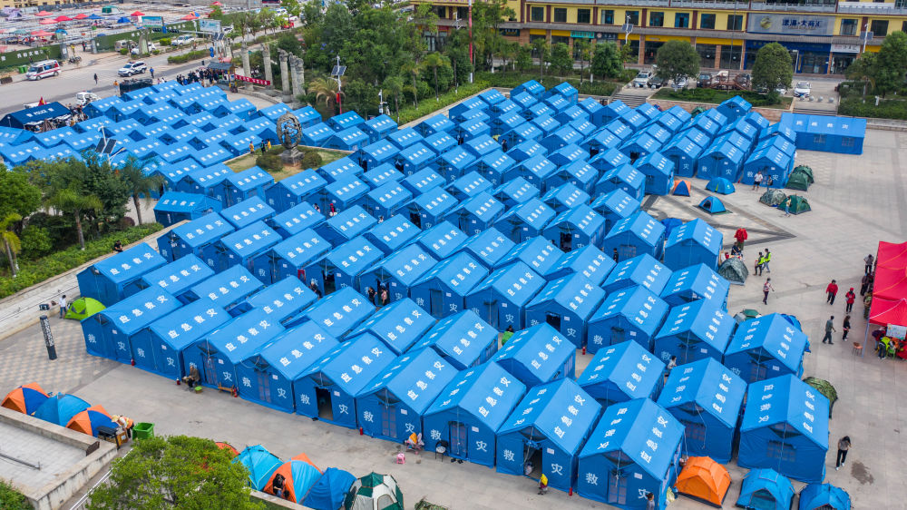 “在这里，喝水、吃饭都没问题”云南漾濞受灾群众安置见闻 图片来源于新华社