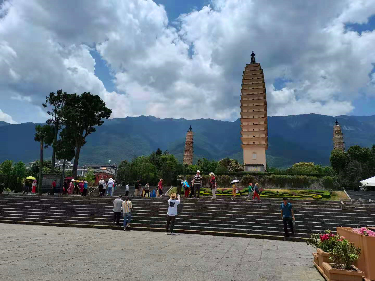 大理三塔景区：游客“放心游”（通讯员 马良敏 图）