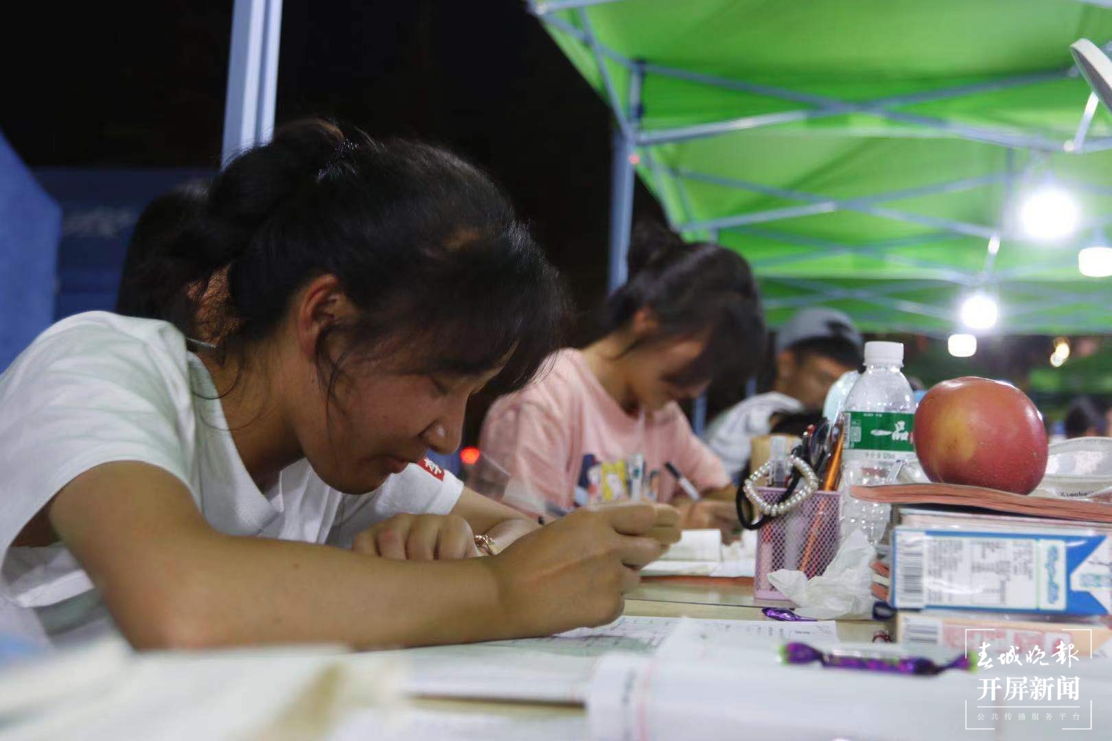 高三学子的“星光晚自习”！