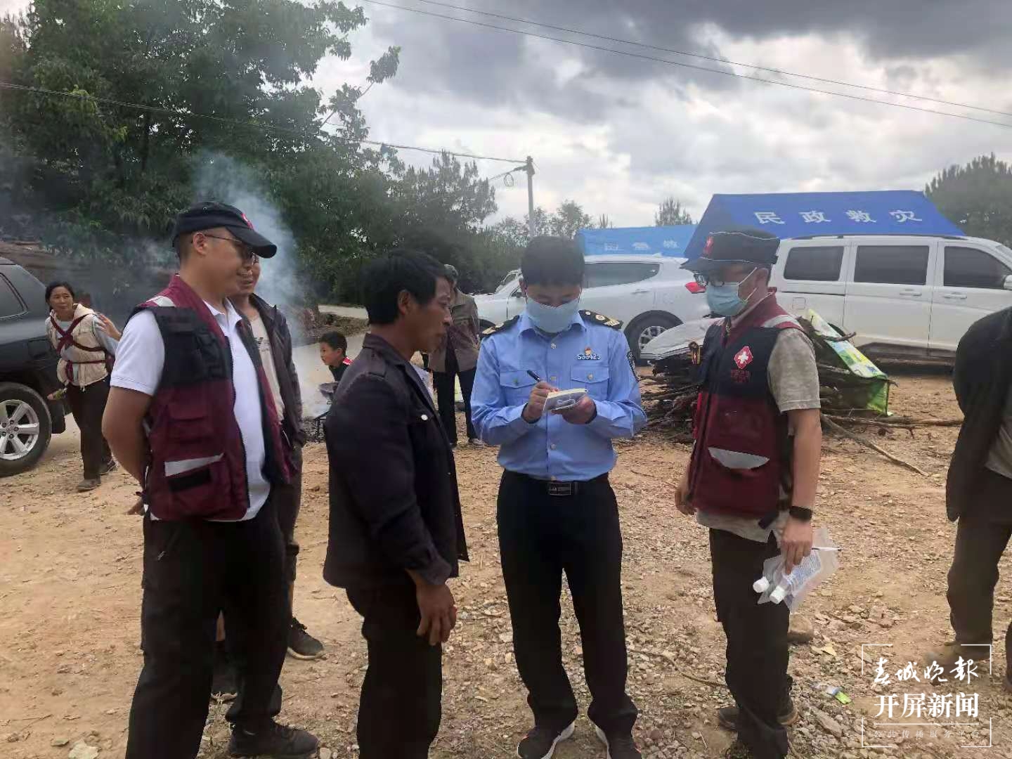 筑牢卫生监督防线，灾区群众喝上了安全的饮用水 (2).jpg