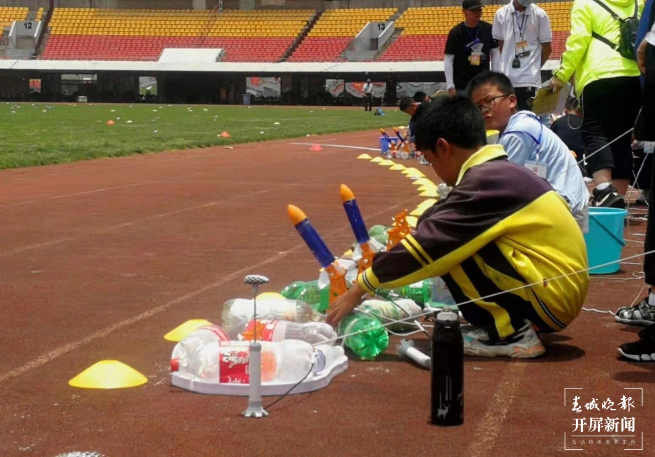 （体育•供报纸网端）昆明市中小学生模型赛(10374926)-20210601091608.jpg