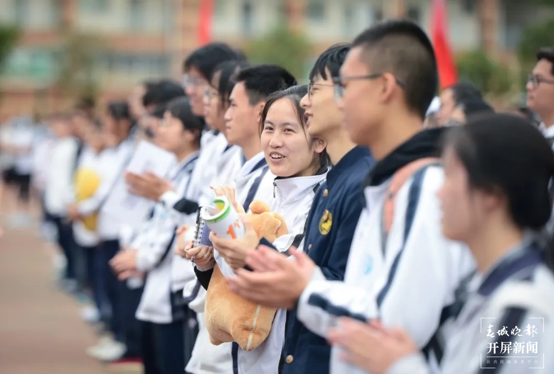 超燃！昆明这所重点高中为2021高考壮行，这些场面看哭了
