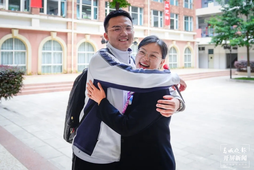 超燃！昆明这所重点高中为2021高考壮行，这些场面看哭了